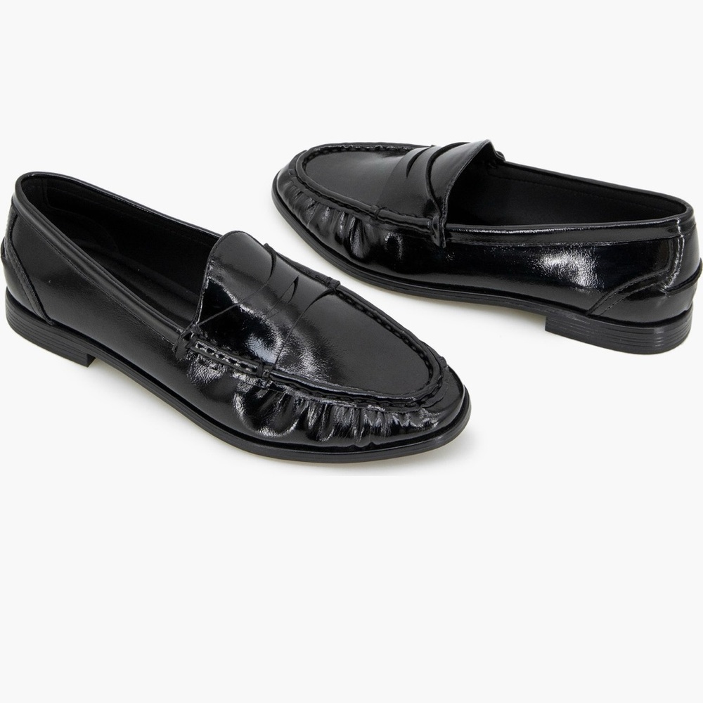 Black Loafers Reaction Kenneth Cole size 8